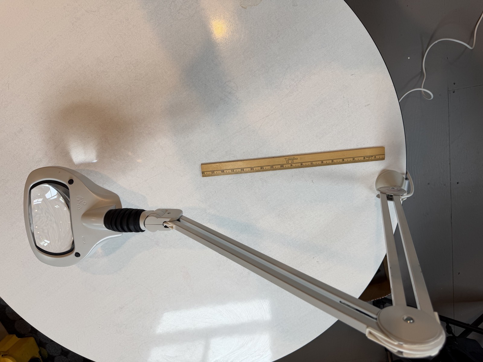Luxo Wave LED Magnifier Lamp 5 Diopter 34in Reach Articulating Arm + Clamp