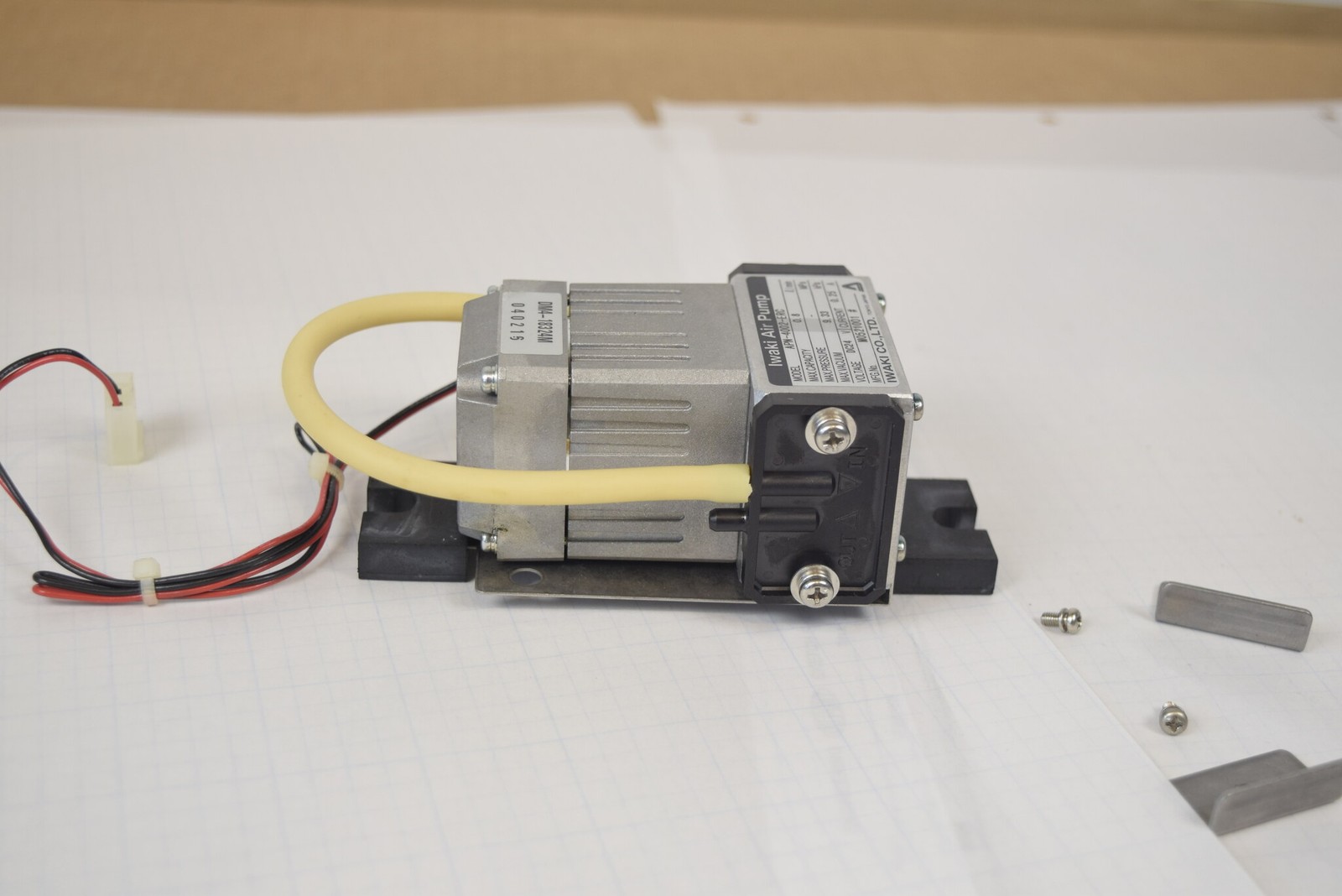 IWAKI Air Vacuum Pump APN-4002-ERC DC24V 9.33kPa 250mA Tested - Agilent G1379A