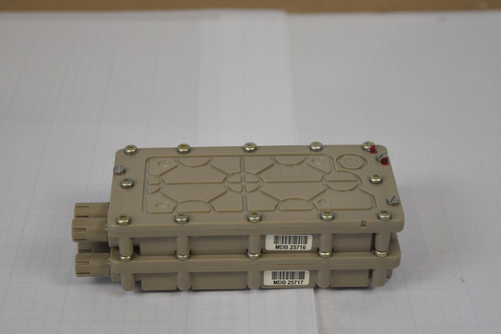 Agilent G1379A Degasser Vacuum Chamber Pair MDB 25717 + 25716 Vacuum-Tested
