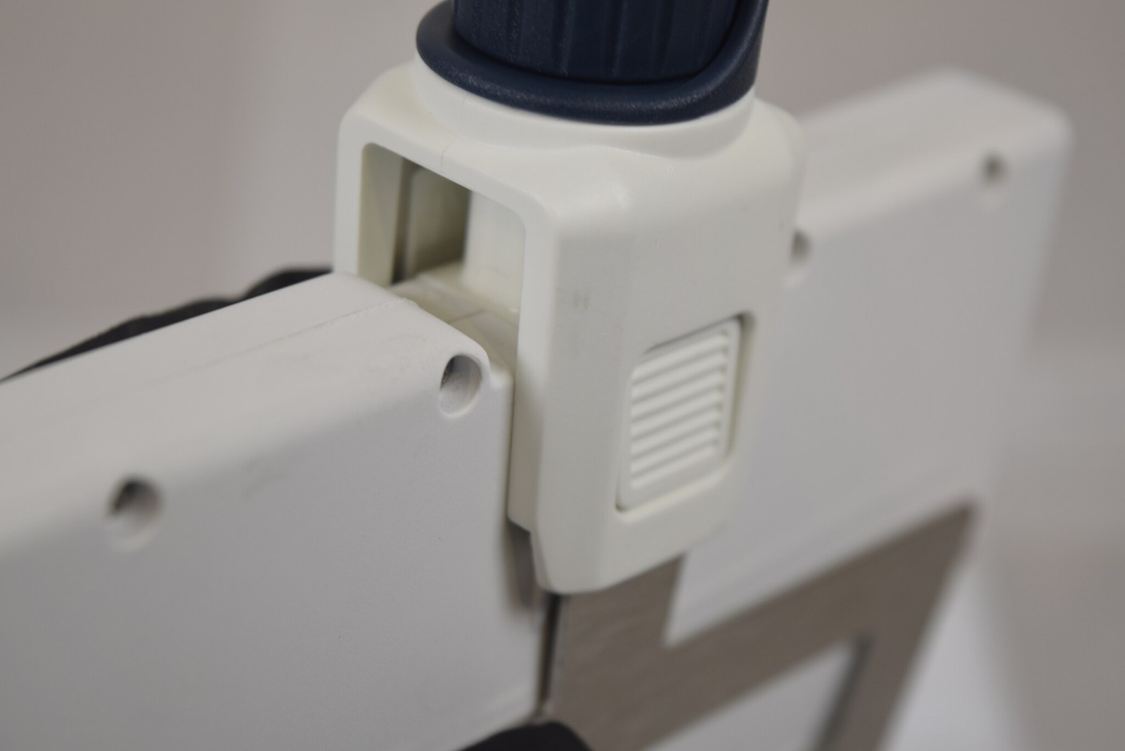 Gilson Pipetman P200 12-Channel 20-200uL Manual Multichannel Pipette