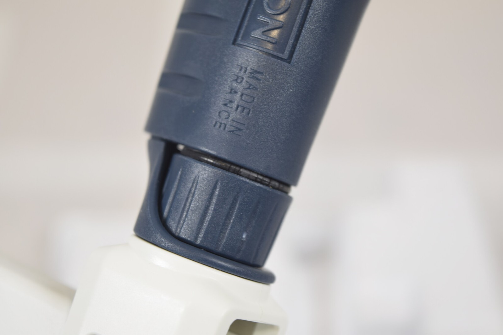 Gilson Pipetman P200 12-Channel 20-200uL Manual Multichannel Pipette