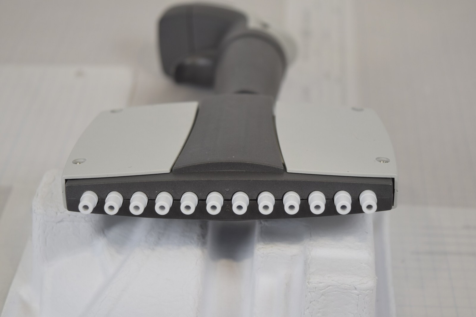 Thermo Finnpipette 12-Ch 30-300uL Electronic Pipette - Won't Power On, For Parts