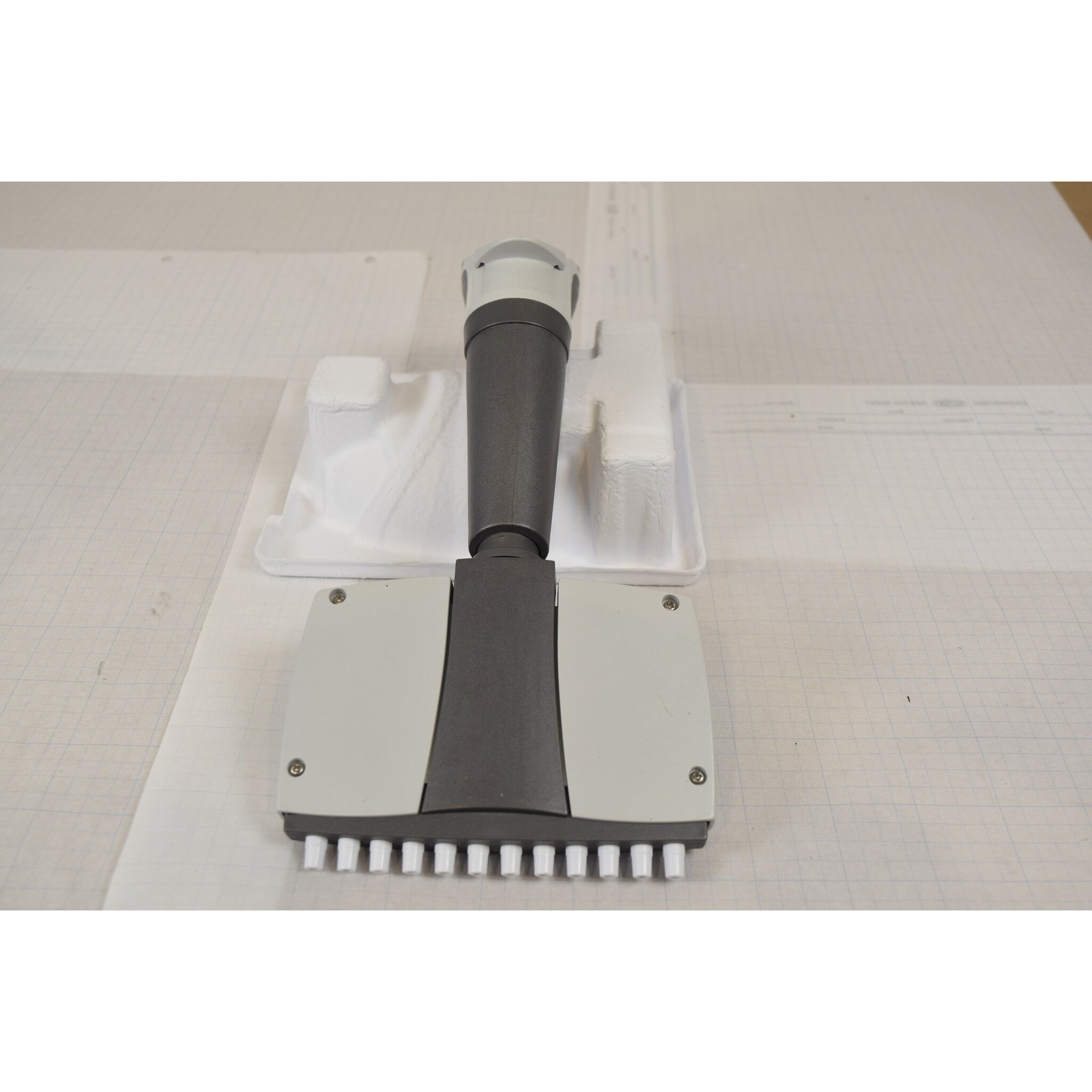 Thermo Finnpipette 12-Ch 30-300uL Electronic Pipette - Won't Power On, For Parts