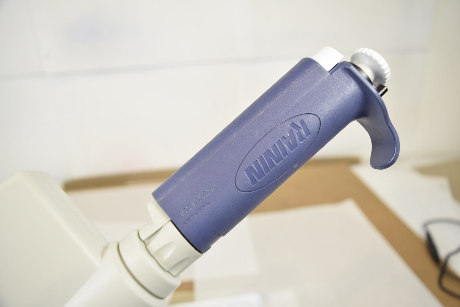Rainin Pipet-Lite L12-1200 12-Channel 100-1200uL LTS Manual Multichannel Pipette