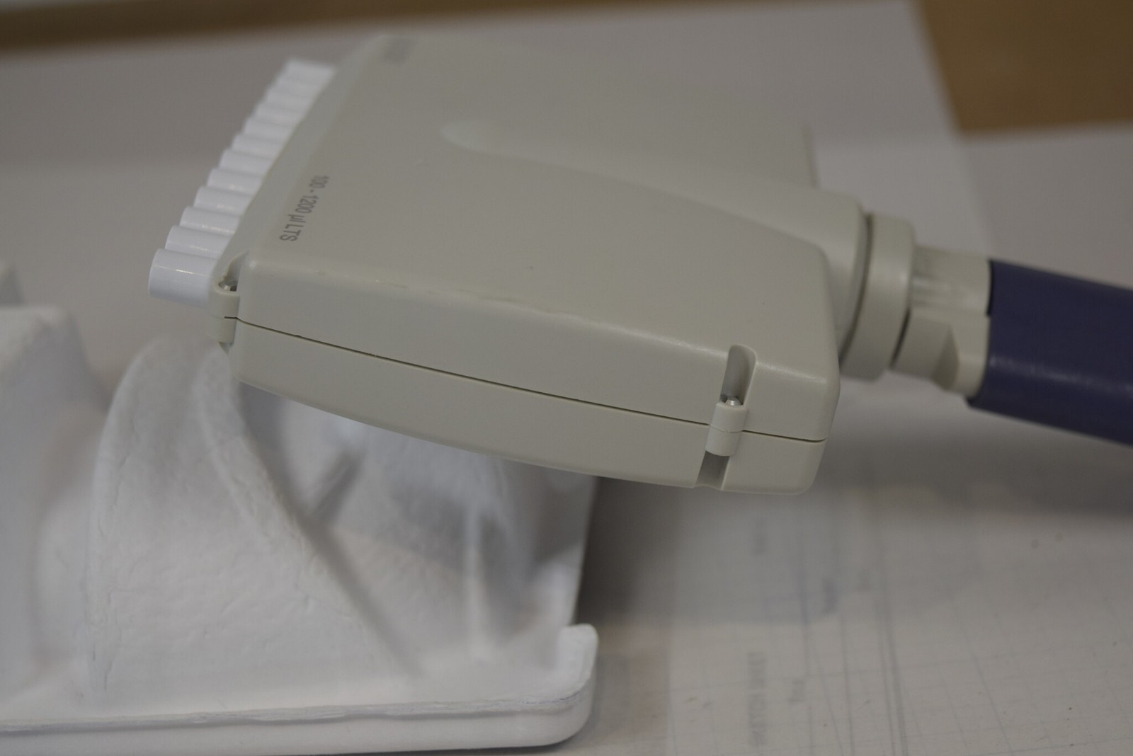 Rainin Pipet-Lite L12-1200 12-Channel 100-1200uL LTS Manual Multichannel Pipette