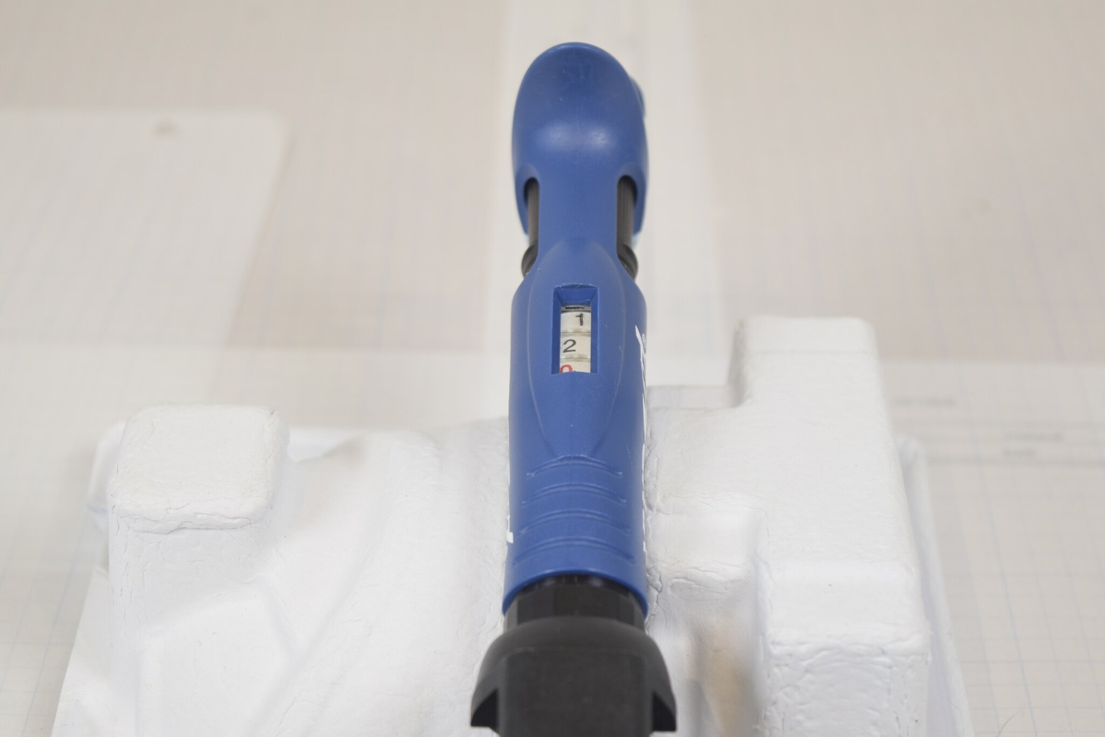 VWR Ergonomic High-Performance 8-Channel 5-50uL Manual Multichannel Pipette