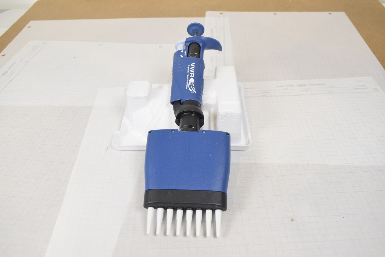 VWR Ergonomic High-Performance 8-Channel 5-50uL Manual Multichannel Pipette