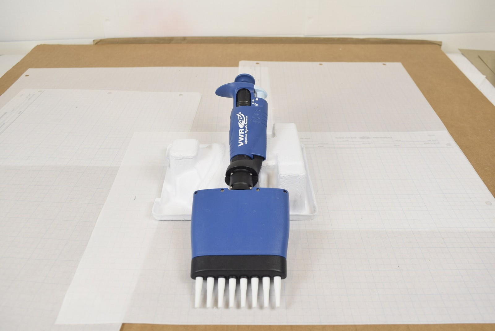 VWR Ergonomic High-Performance 8-Channel 5-50uL Manual Multichannel Pipette