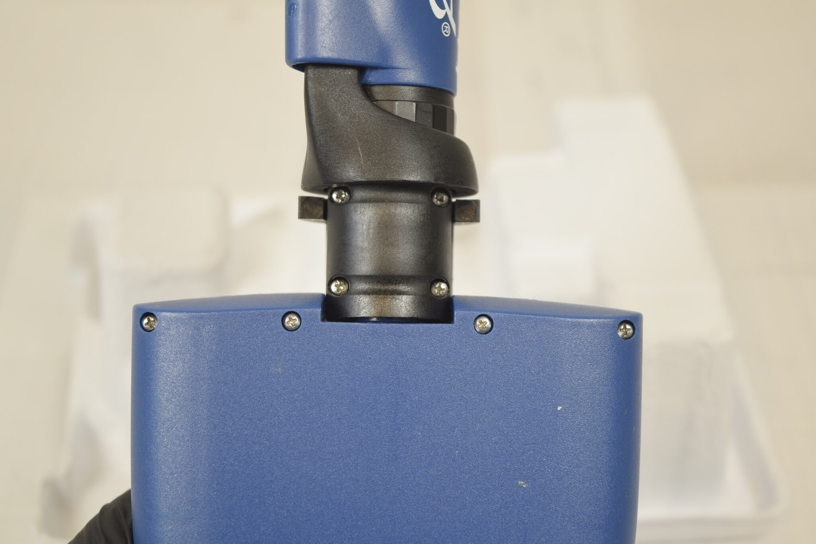 VWR Ergonomic High-Performance 8-Channel 5-50uL Manual Multichannel Pipette