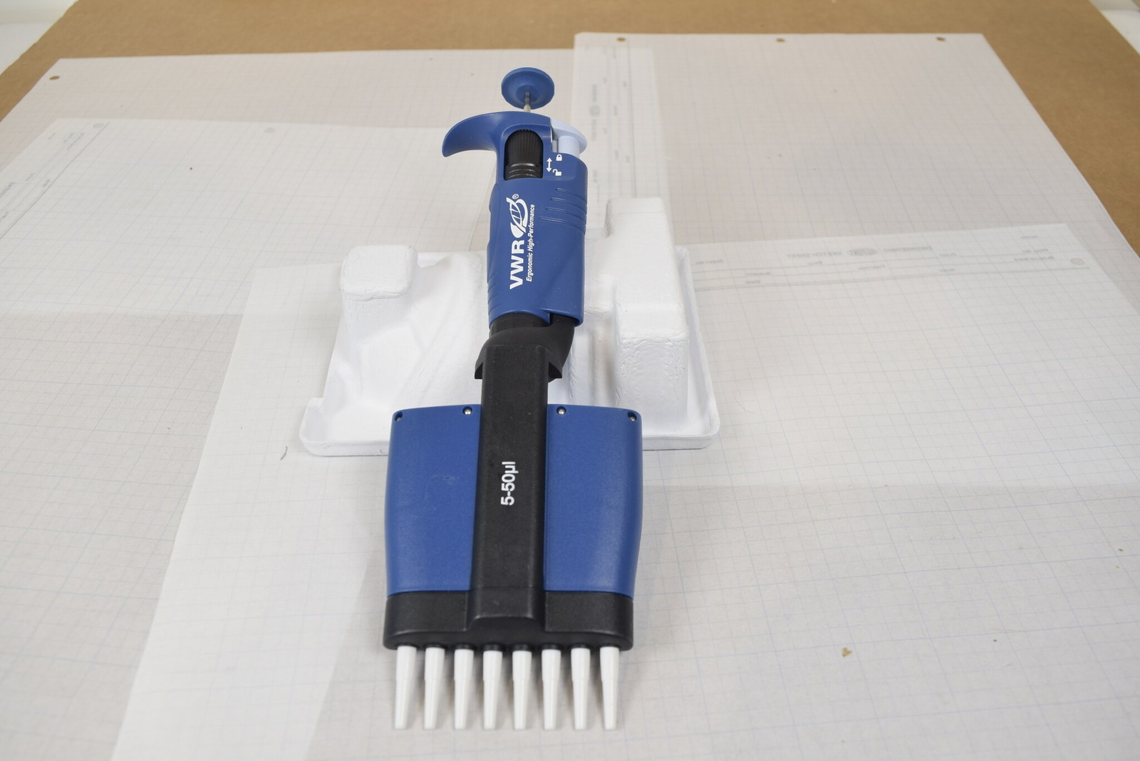 VWR Ergonomic High-Performance 8-Channel 5-50uL Manual Multichannel Pipette