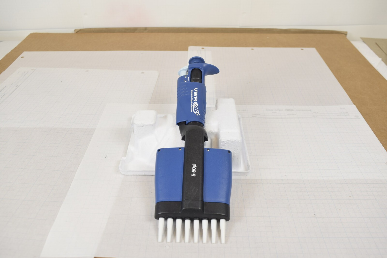 VWR Ergonomic High-Performance 8-Channel 5-50uL Manual Multichannel Pipette