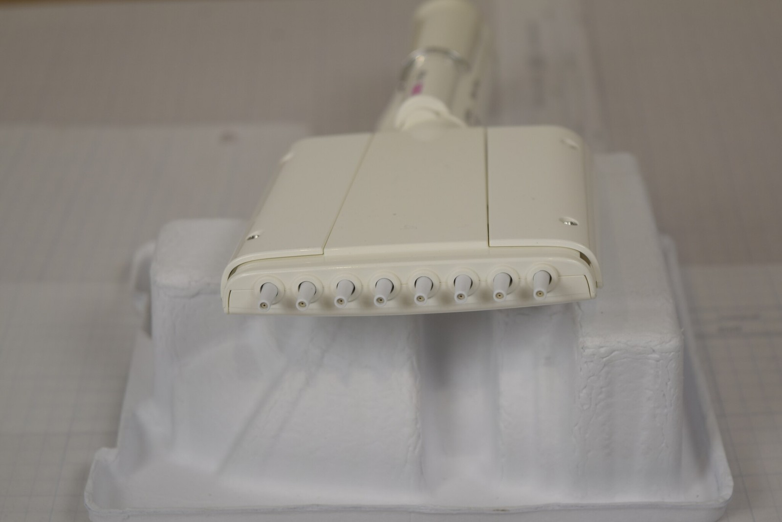 Thermo Finnpipette F1 8-Channel 1-10uL Manual Multichannel Pipette