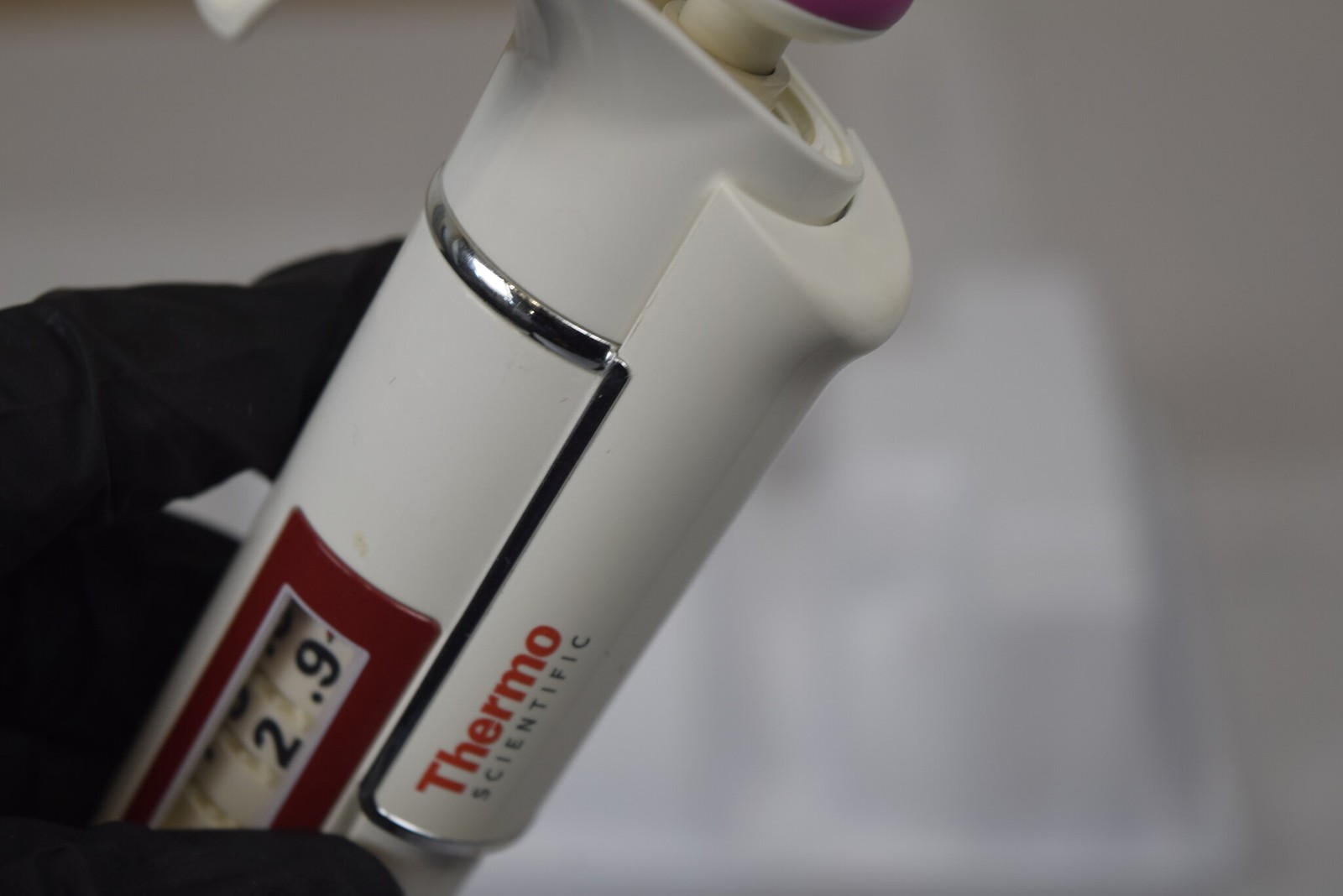 Thermo Finnpipette F1 8-Channel 1-10uL Manual Multichannel Pipette