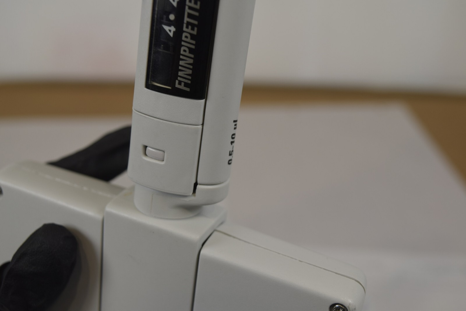 Thermo Finnpipette 4510 12-Channel 0.5-10uL Manual Multichannel Pipette