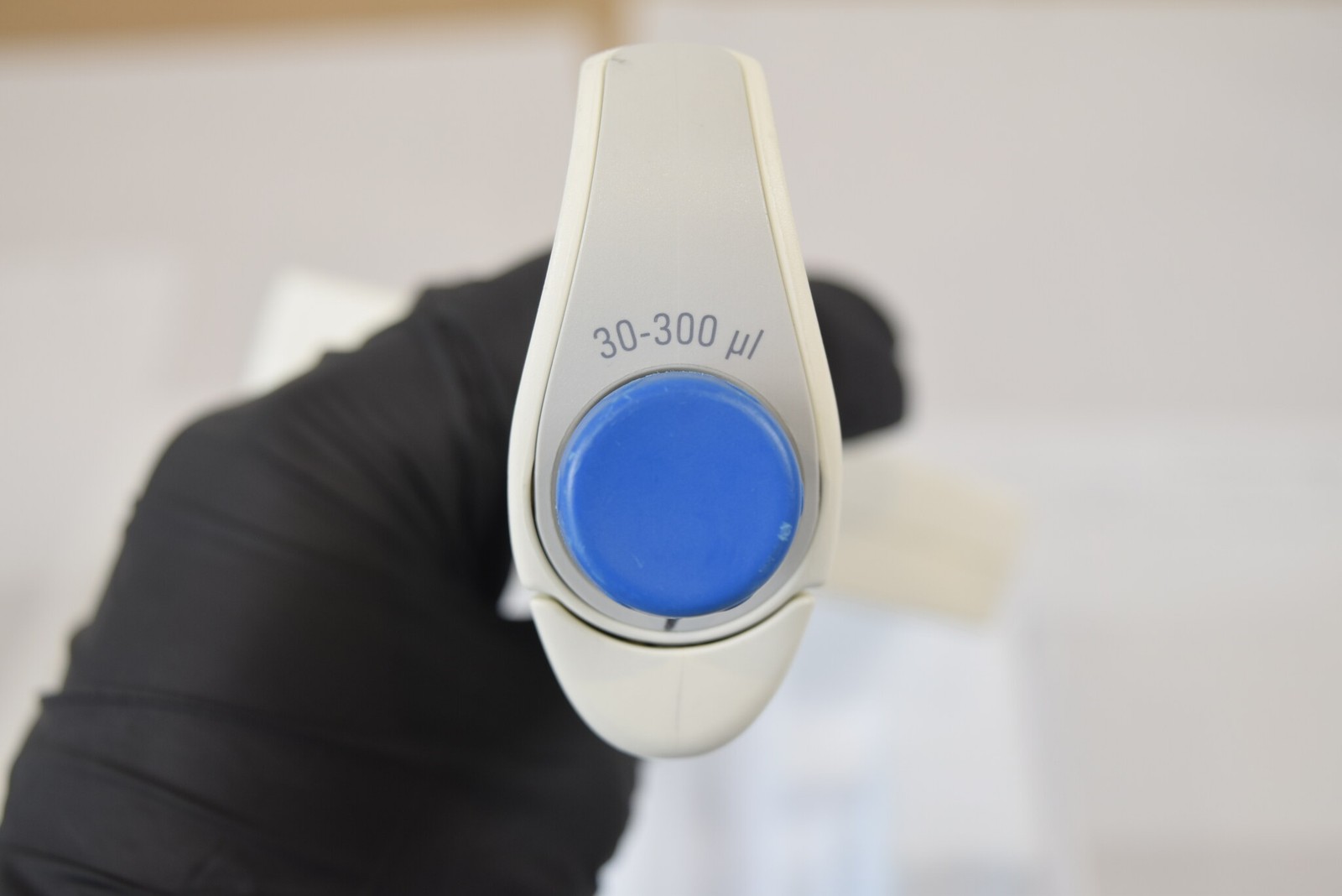 Thermo Scientific Matrix 12-Channel 30-300uL Manual Multichannel Pipette