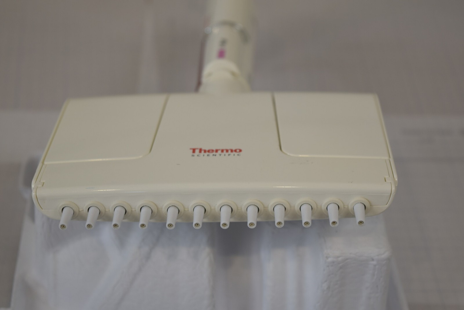 Thermo Finnpipette F1 12-Channel 1-10uL Manual Multichannel Pipette