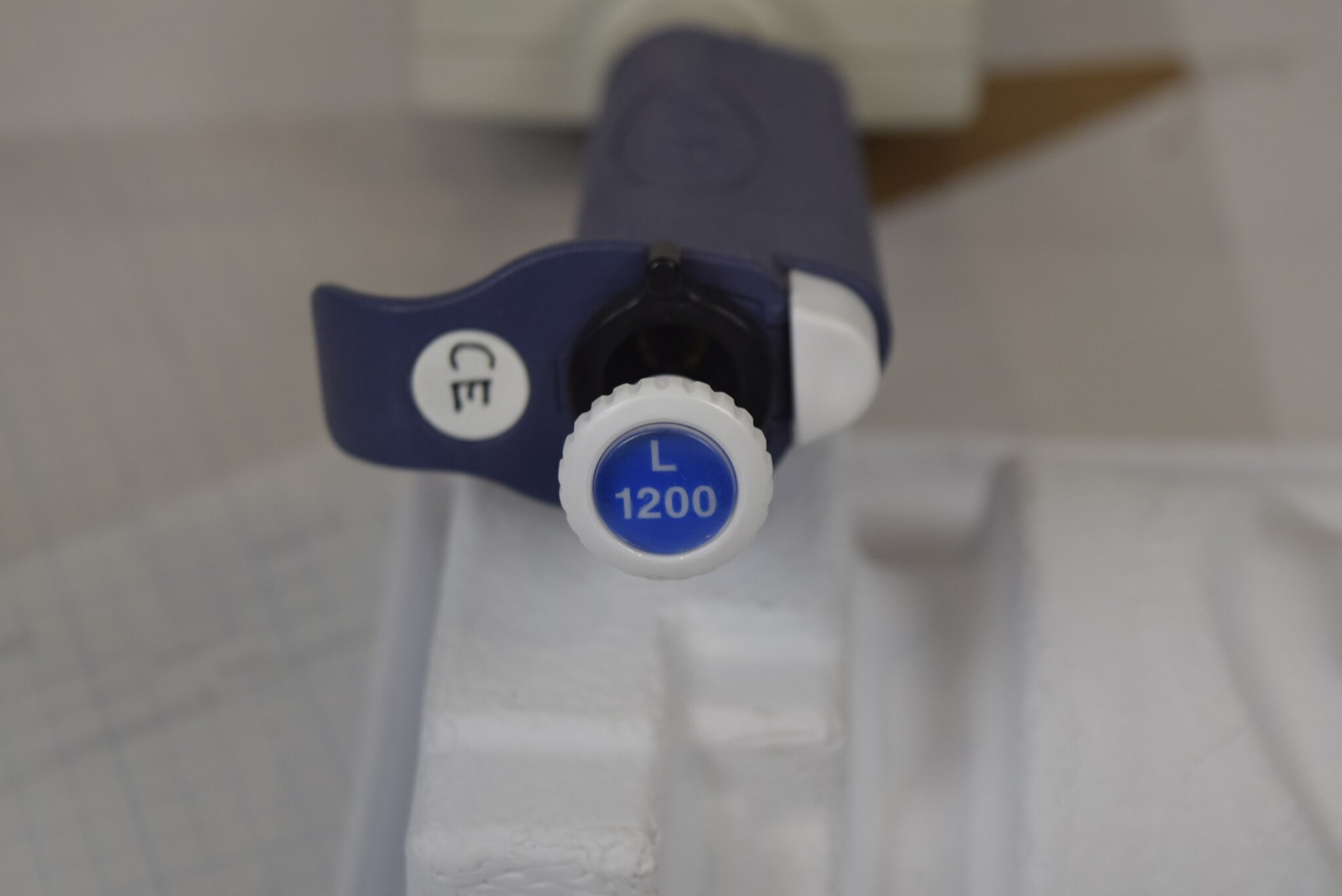Rainin Pipet-Lite L8-1200 8-Channel 100-1200uL LTS Manual Multichannel Pipette