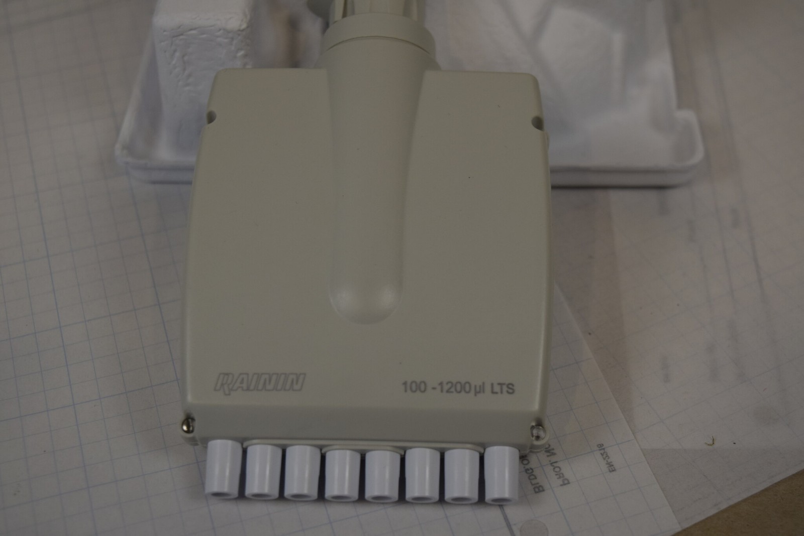 Rainin Pipet-Lite L8-1200 8-Channel 100-1200uL LTS Manual Multichannel Pipette