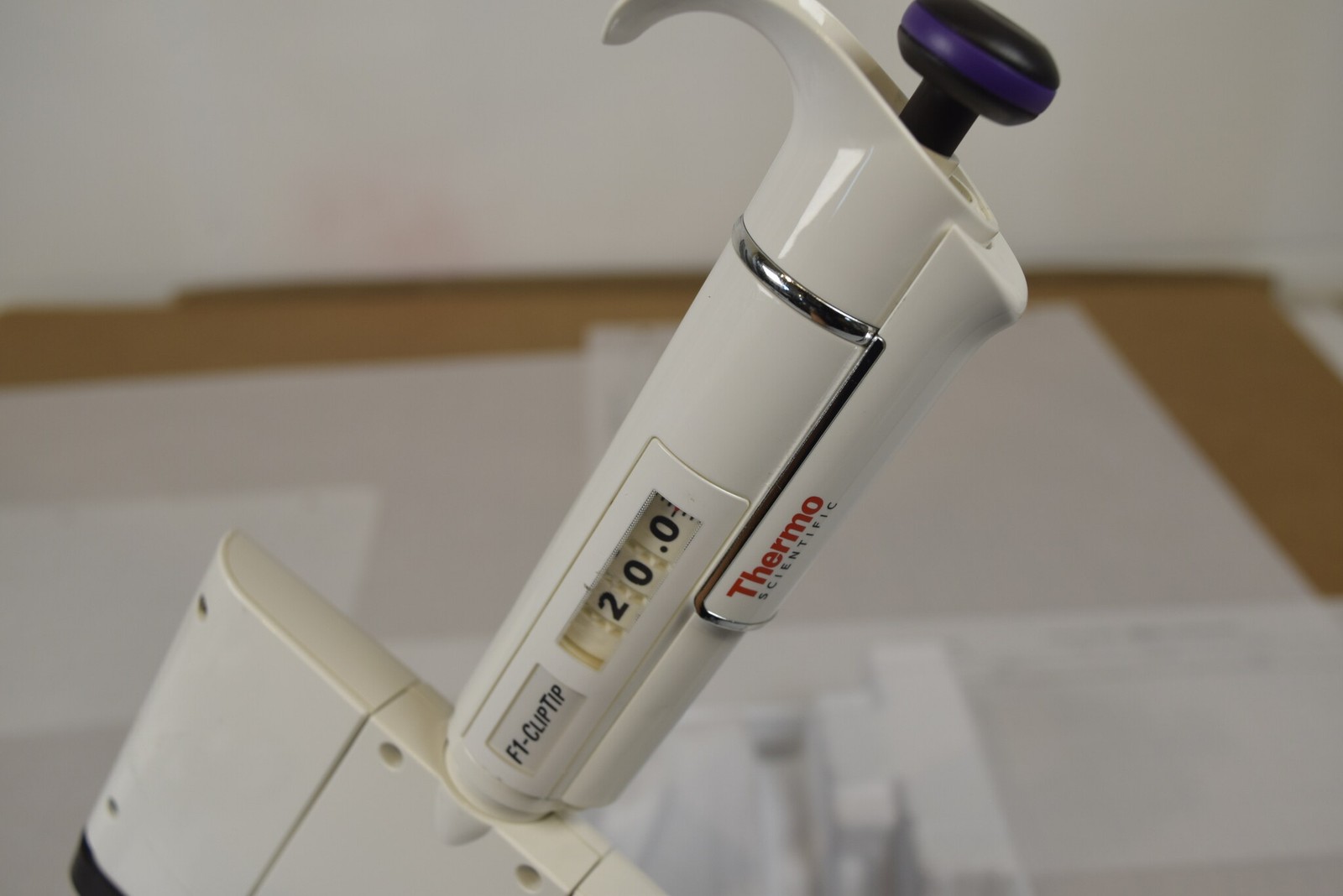 Thermo F1-ClipTip 12-Channel 5-50uL Manual Multichannel Pipette