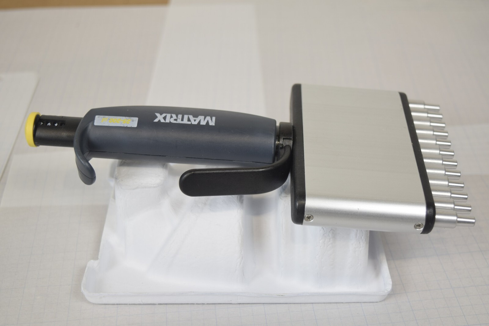 Matrix 12-Channel 25-200uL Manual Multichannel Pipette Aluminum Head