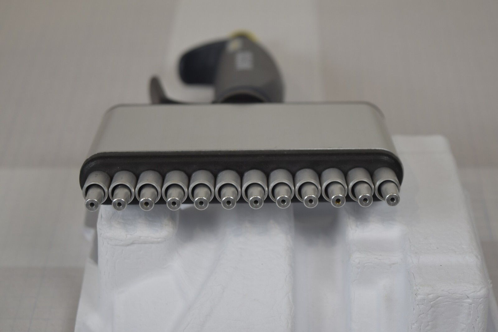Matrix 12-Channel 25-200uL Manual Multichannel Pipette Aluminum Head