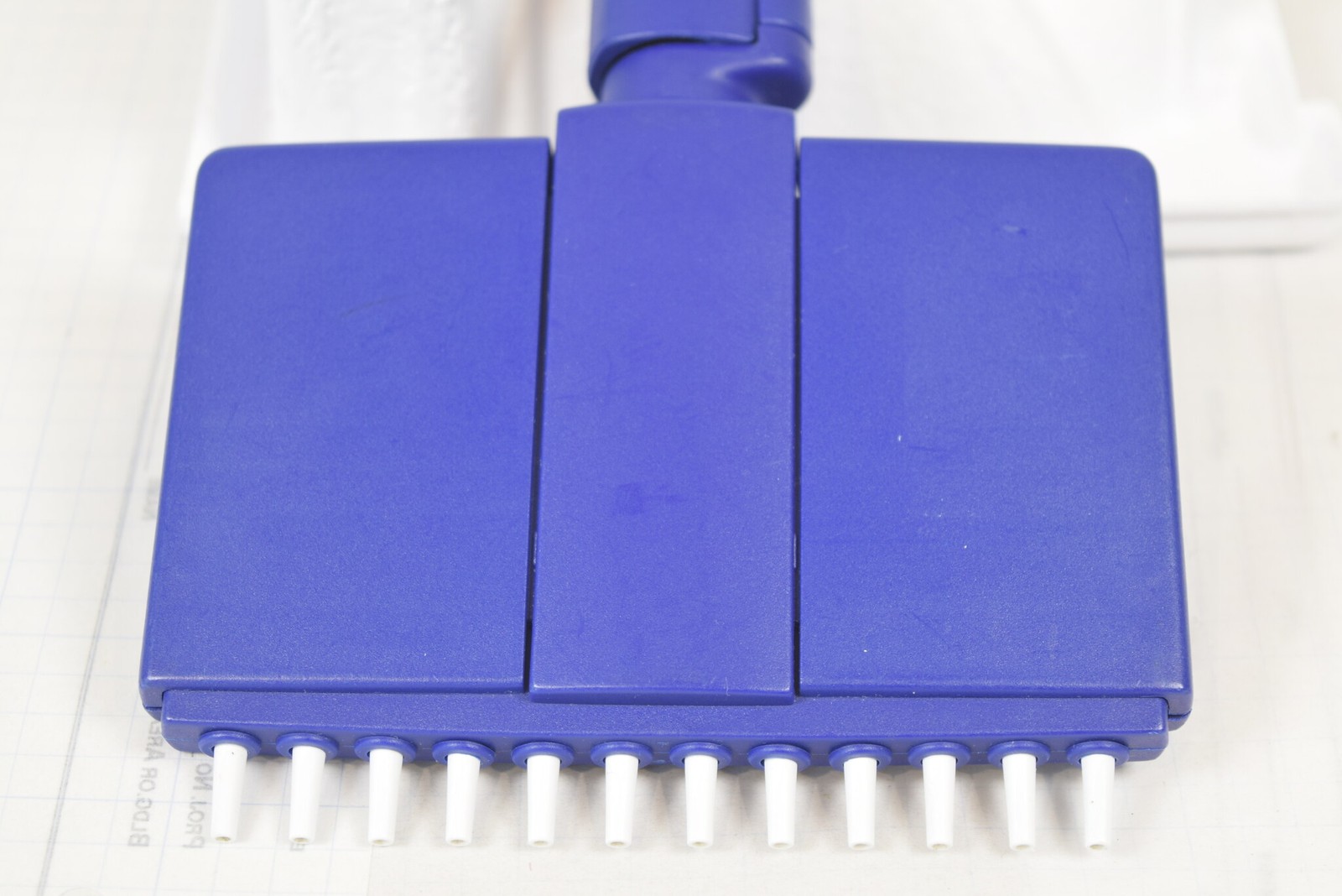 Fisherbrand Finnpipette II 12-Channel 0.5-10uL Manual Multichannel Pipette