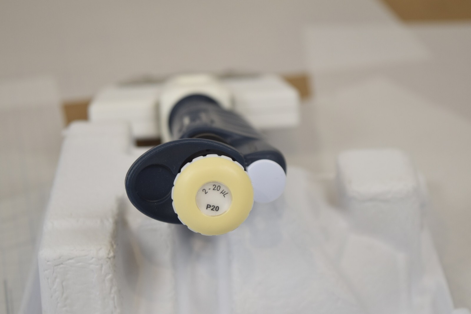Gilson Pipetman P20 8-Channel 2-20uL Manual Multichannel Pipette