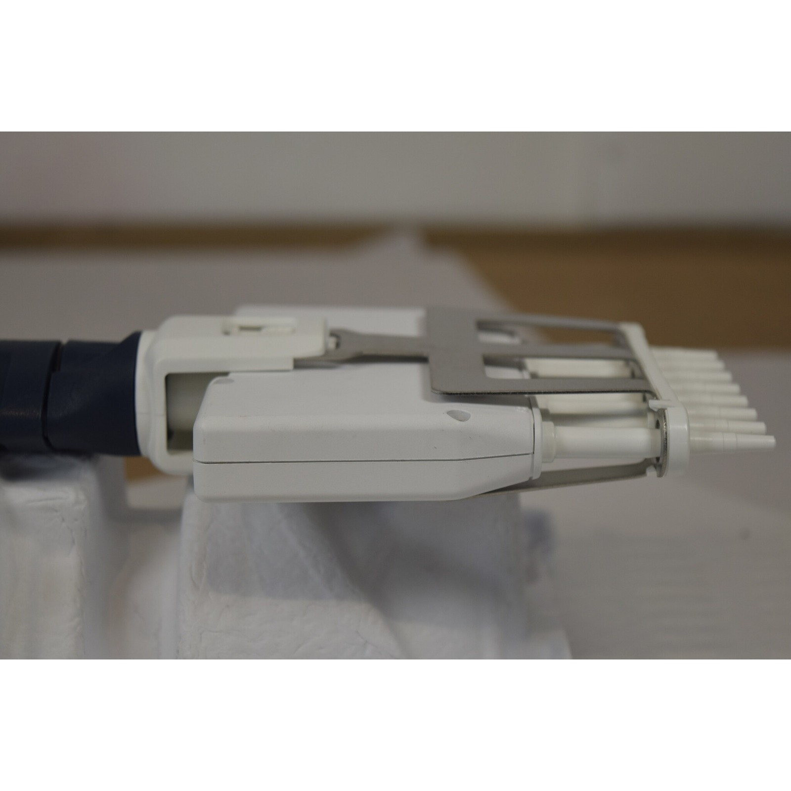 Gilson Pipetman P20 8-Channel 2-20uL Manual Multichannel Pipette
