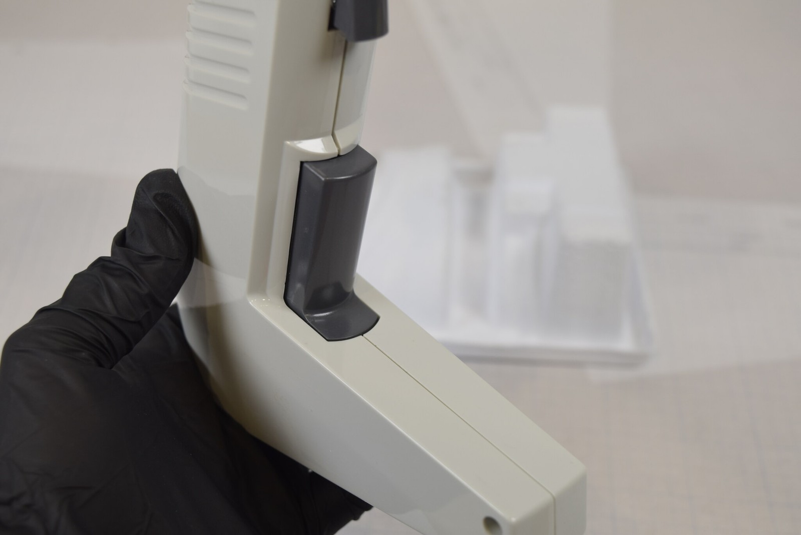 Thermo Matrix 12-Channel 0.5-12.5uL Electronic Pipette - Tested, No Charger