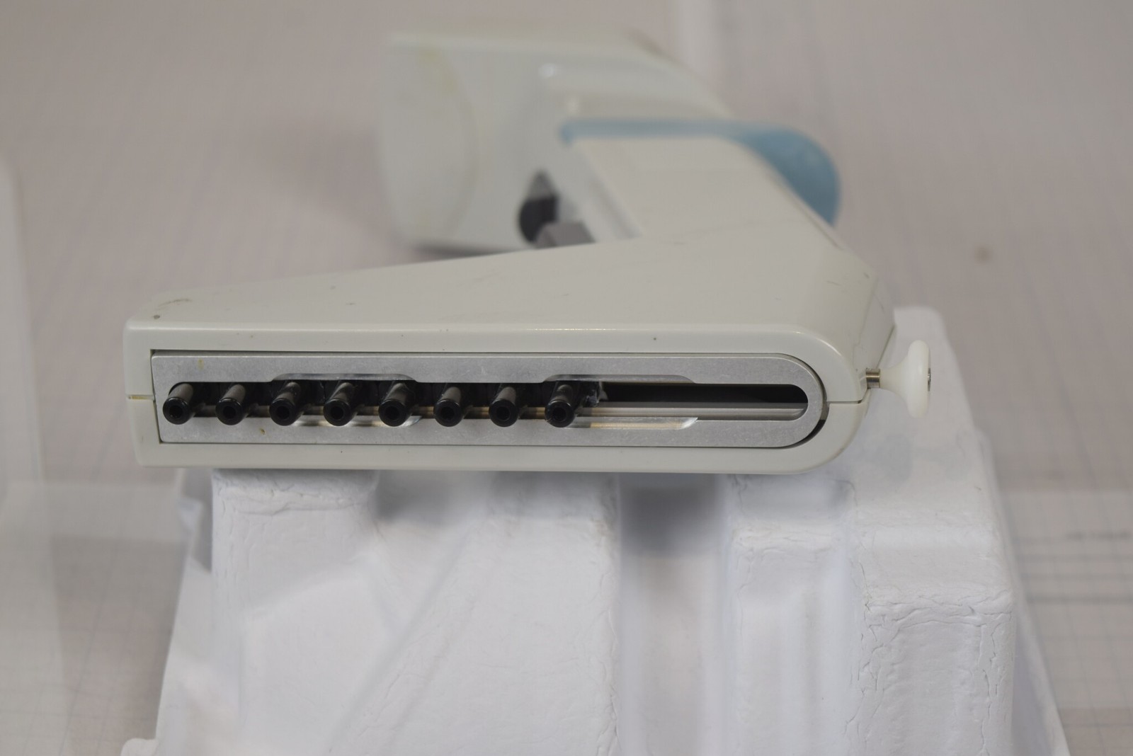 Matrix Impact2 8-Channel 250uL Adjustable Spacing Electronic Pipette + Charger