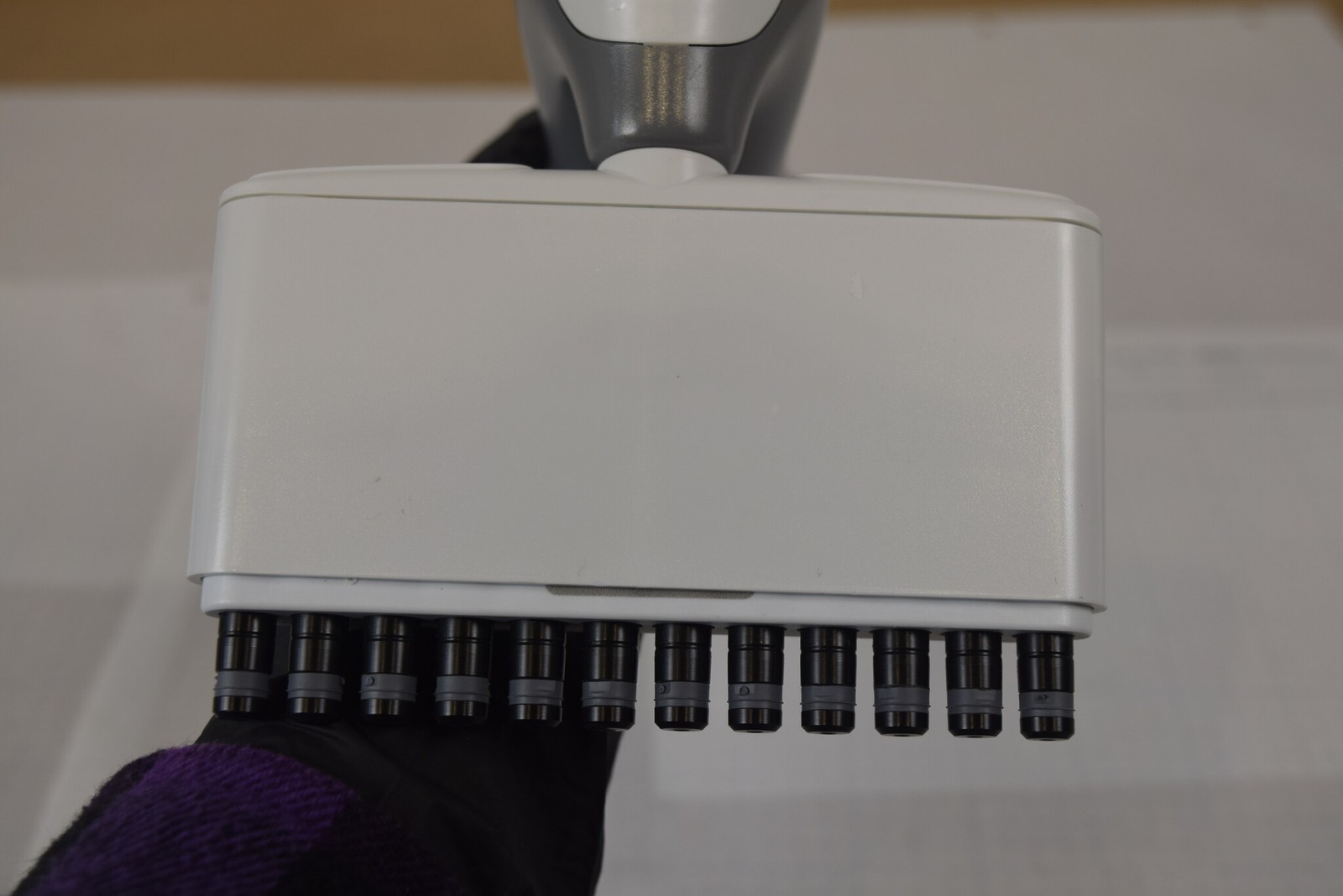 VistaLab Ovation E12 12-Channel 25-850uL Electronic Pipette - For Parts/Repair