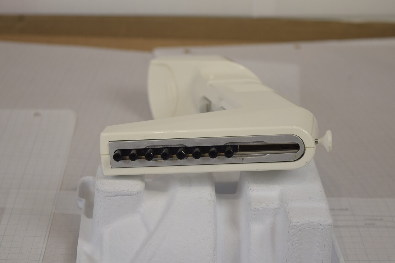 Matrix Impact 8-Channel 250uL Adjustable Spacing Pipette - Tested, No Battery