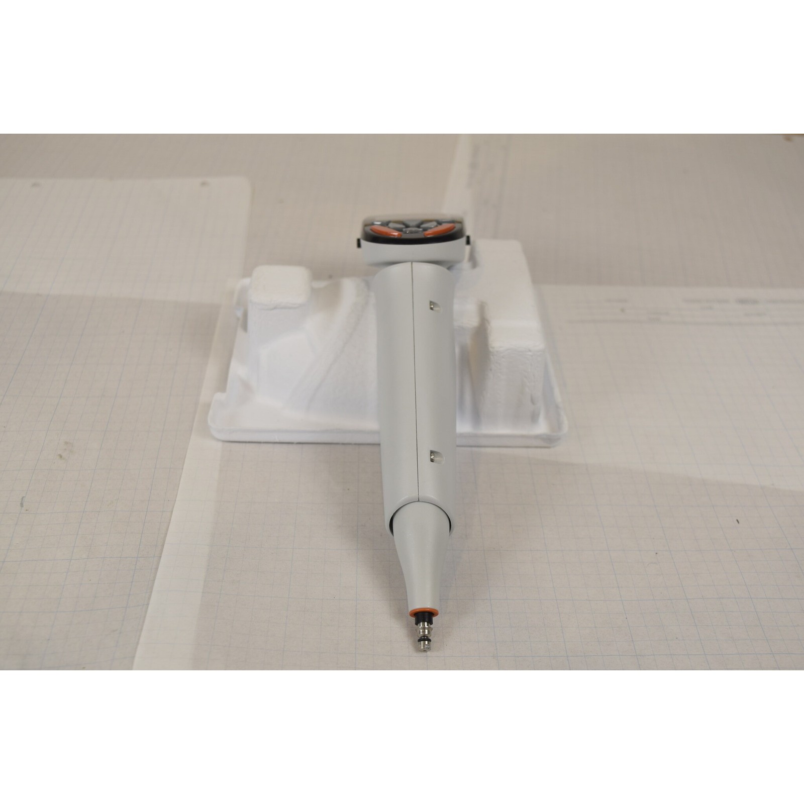 Thermo E1-ClipTip 10-300uL Electronic Pipette 4670030 - Missing Ejector Sleeve