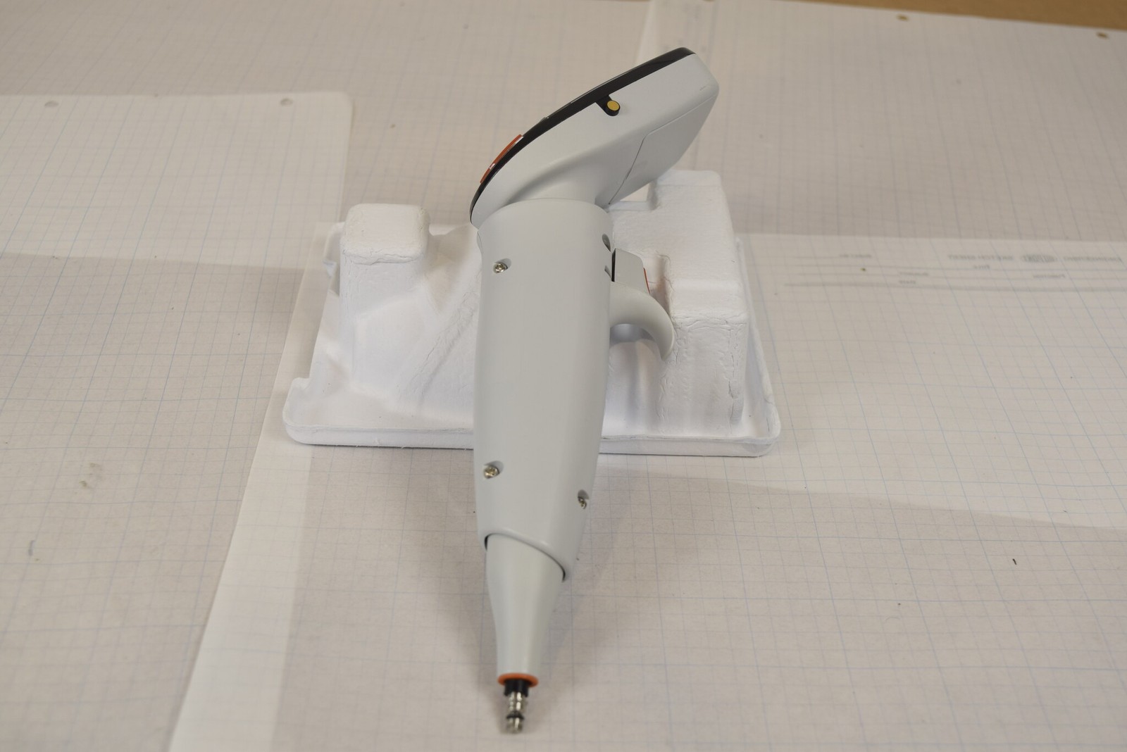 Thermo E1-ClipTip 10-300uL Electronic Pipette 4670030 - Missing Ejector Sleeve