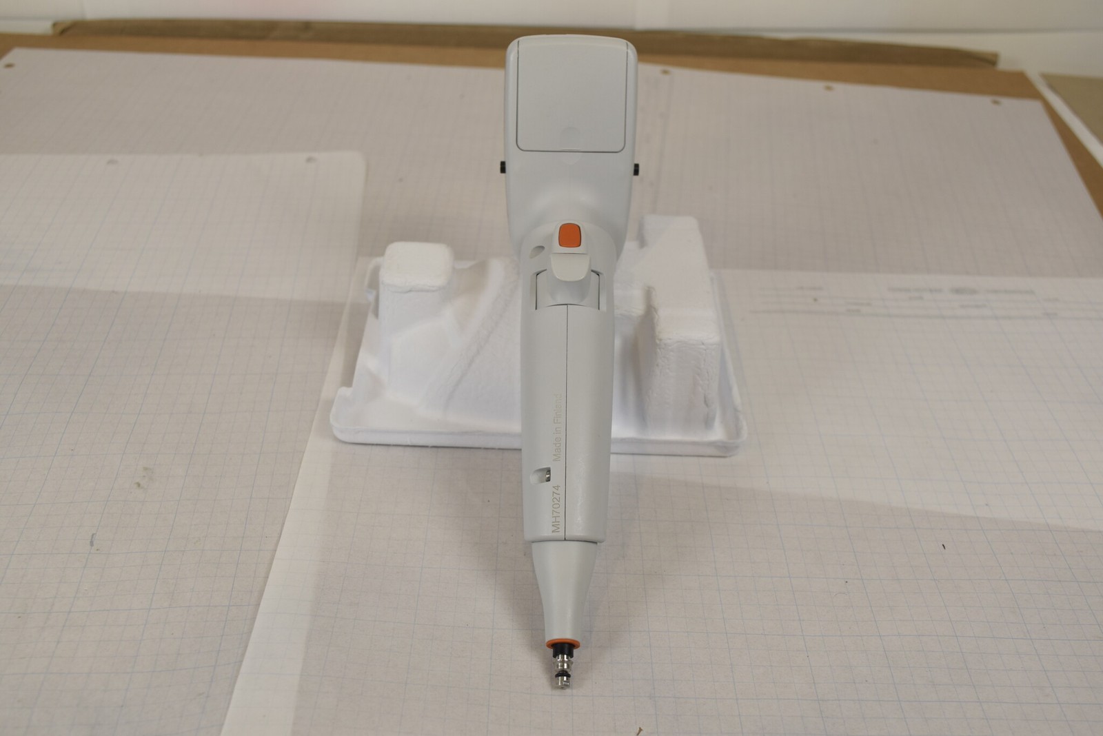 Thermo E1-ClipTip 10-300uL Electronic Pipette 4670030 - Missing Ejector Sleeve