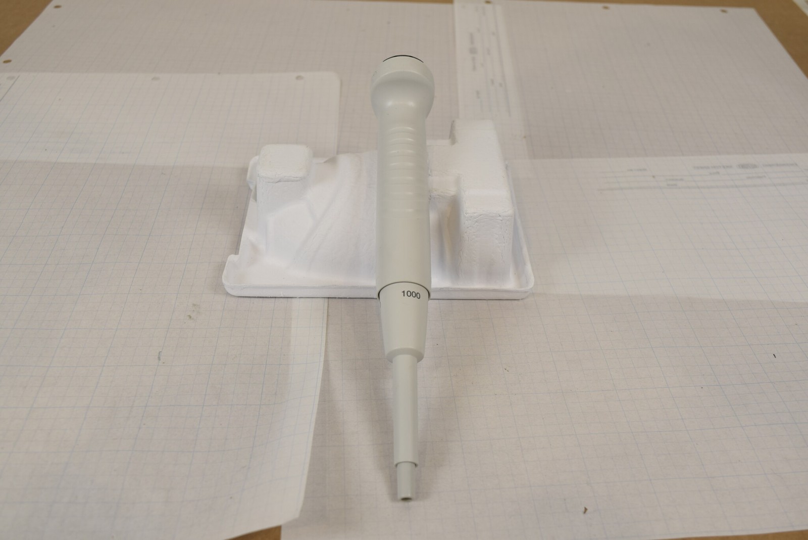 Eppendorf Reference 2 1000uL Pipette - Missing Top Cover, Out of Sync, For Parts
