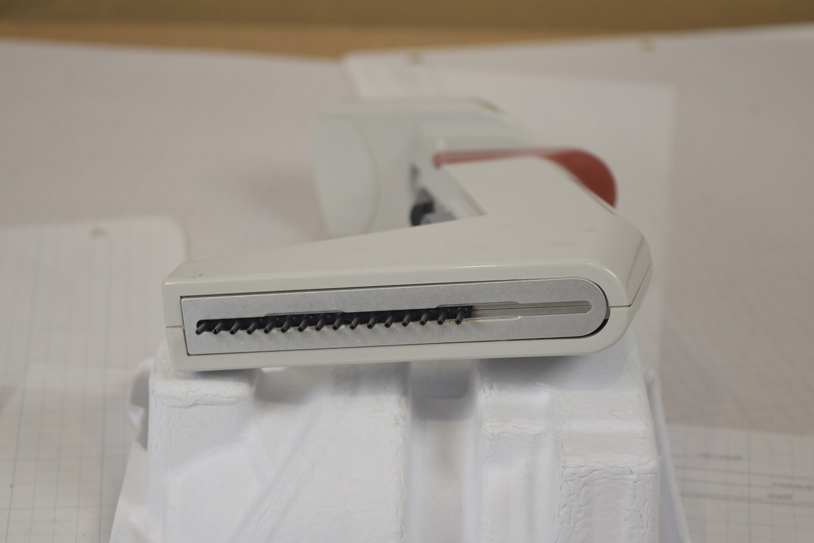 Matrix 16-Channel 0.5-12.5uL Electronic Pipette - Bench Tested, No Charger