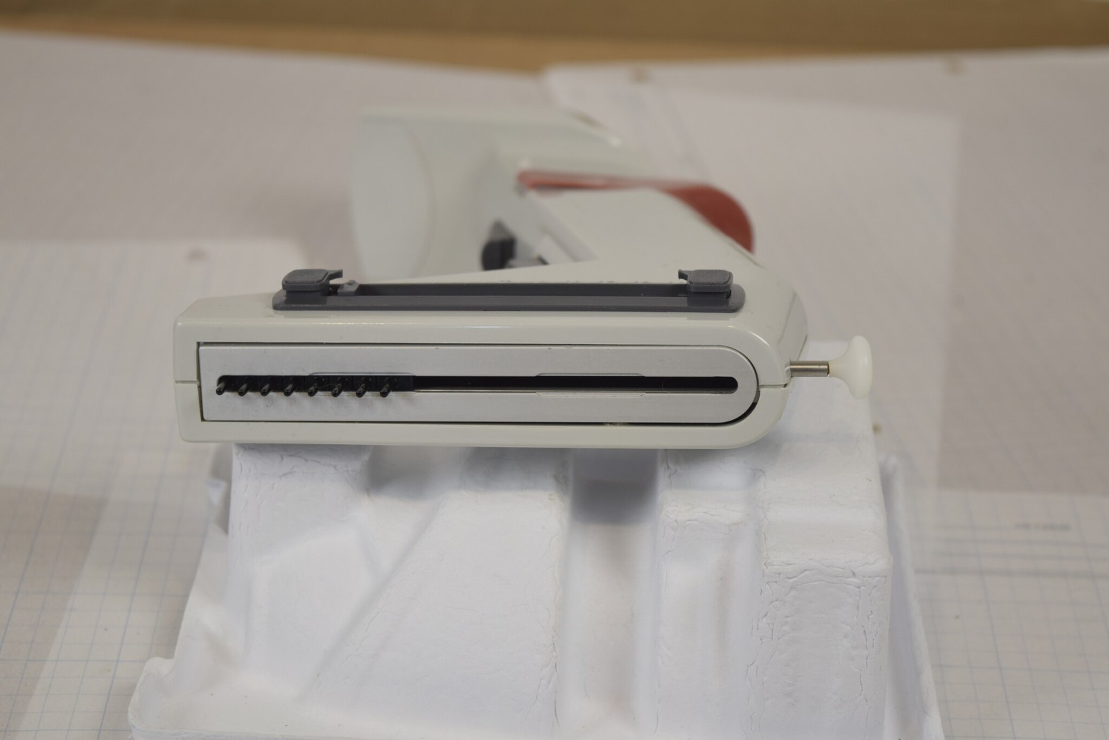 Matrix eQualizer 8-Channel 12.5uL Adjustable Spacing Pipette + Charger - Tested