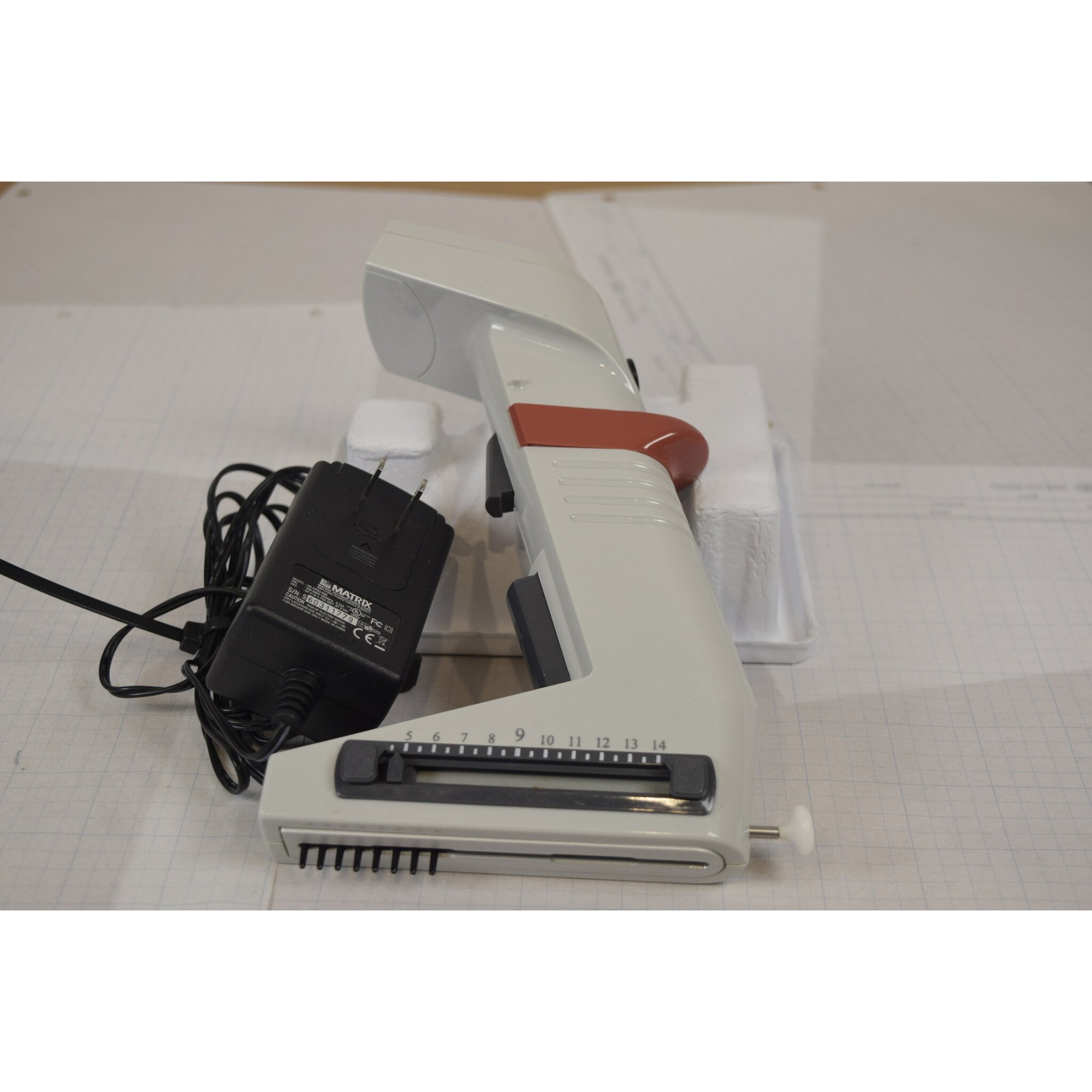 Matrix eQualizer 8-Channel 12.5uL Adjustable Spacing Pipette + Charger - Tested