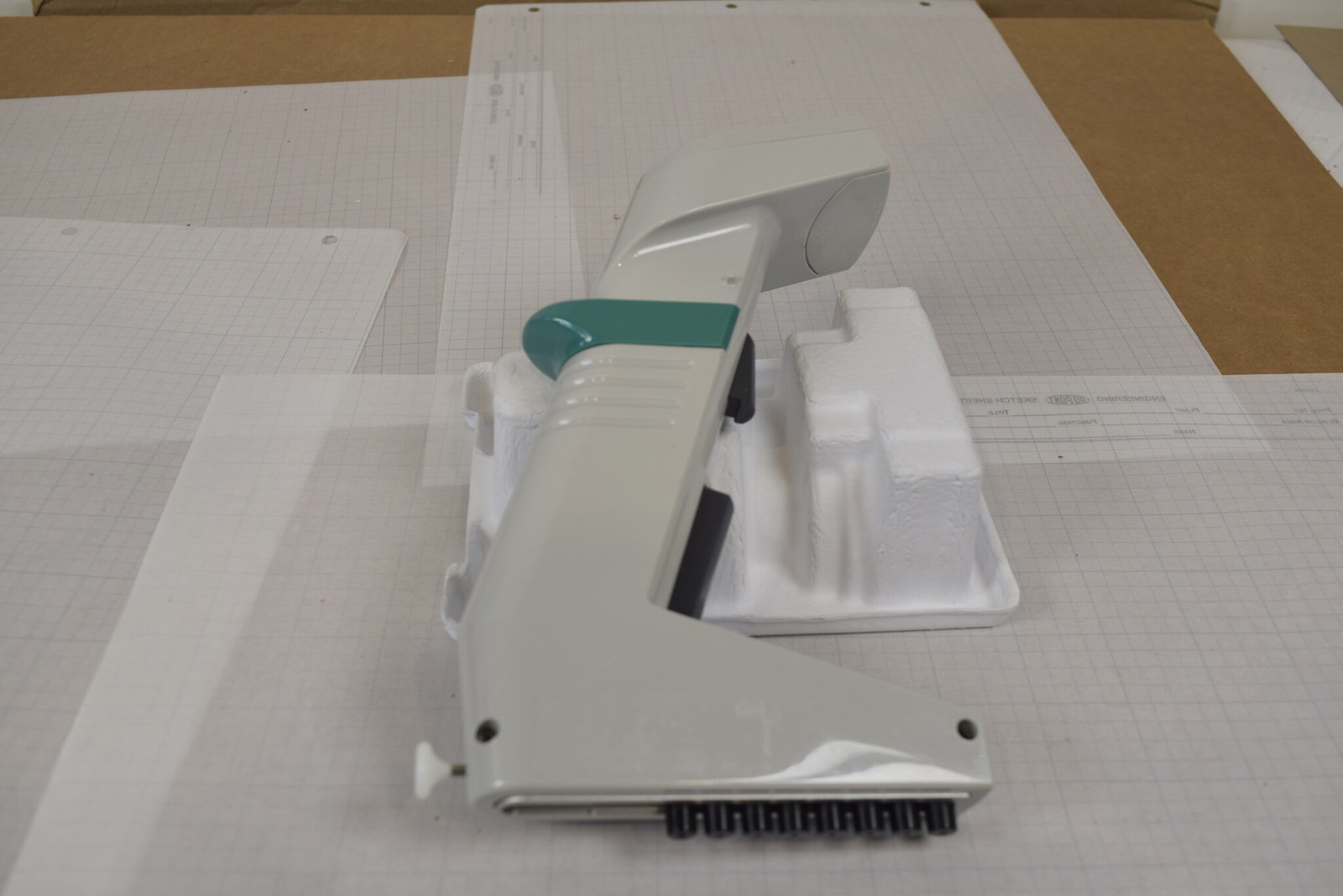 Matrix Impact2 8-Channel Adjustable Spacing 1250uL Electronic Pipette + Charger