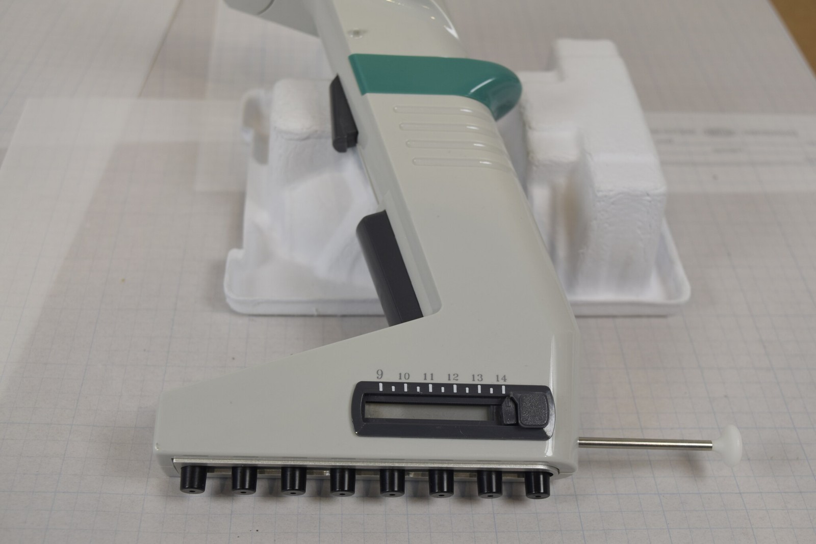 Matrix Impact2 8-Channel Adjustable Spacing 1250uL Electronic Pipette + Charger