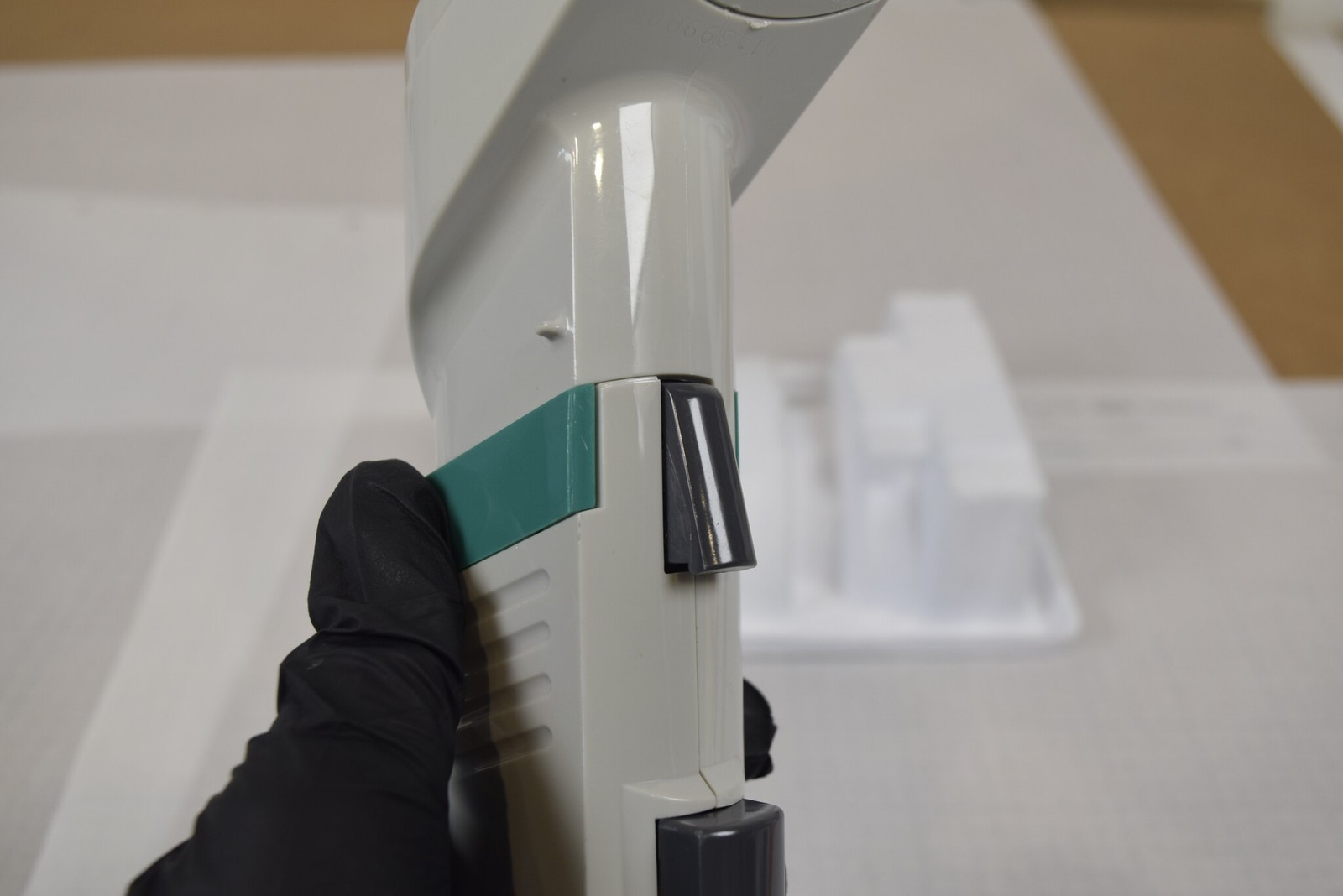 Matrix Impact2 8-Channel Adjustable Spacing 1250uL Electronic Pipette + Charger