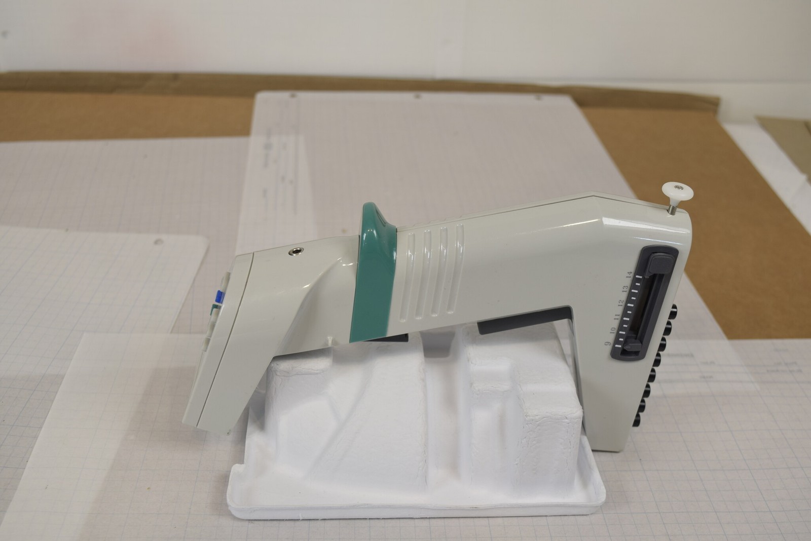 Matrix Impact2 8-Channel Adjustable Spacing 1250uL Electronic Pipette + Charger