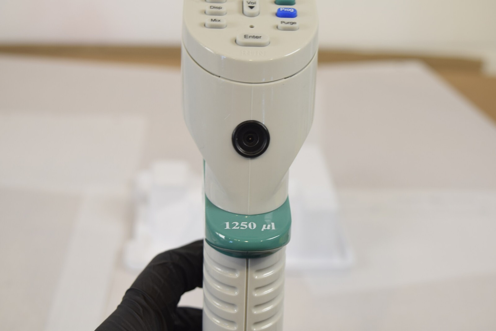 Thermo Matrix 8-Channel 1250uL Adjustable Spacing Pipette - Grinds, For Parts