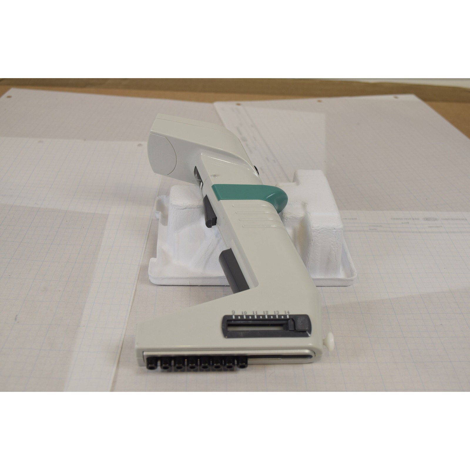 Thermo Matrix 8-Channel 1250uL Adjustable Spacing Pipette - Grinds, For Parts