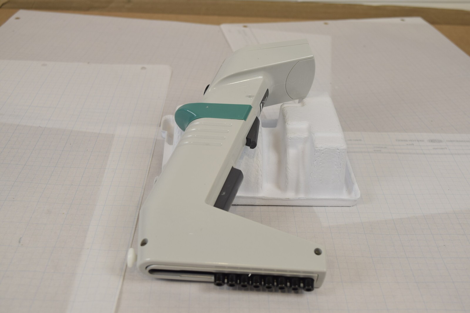 Thermo Matrix 8-Channel 1250uL Adjustable Spacing Pipette - Grinds, For Parts