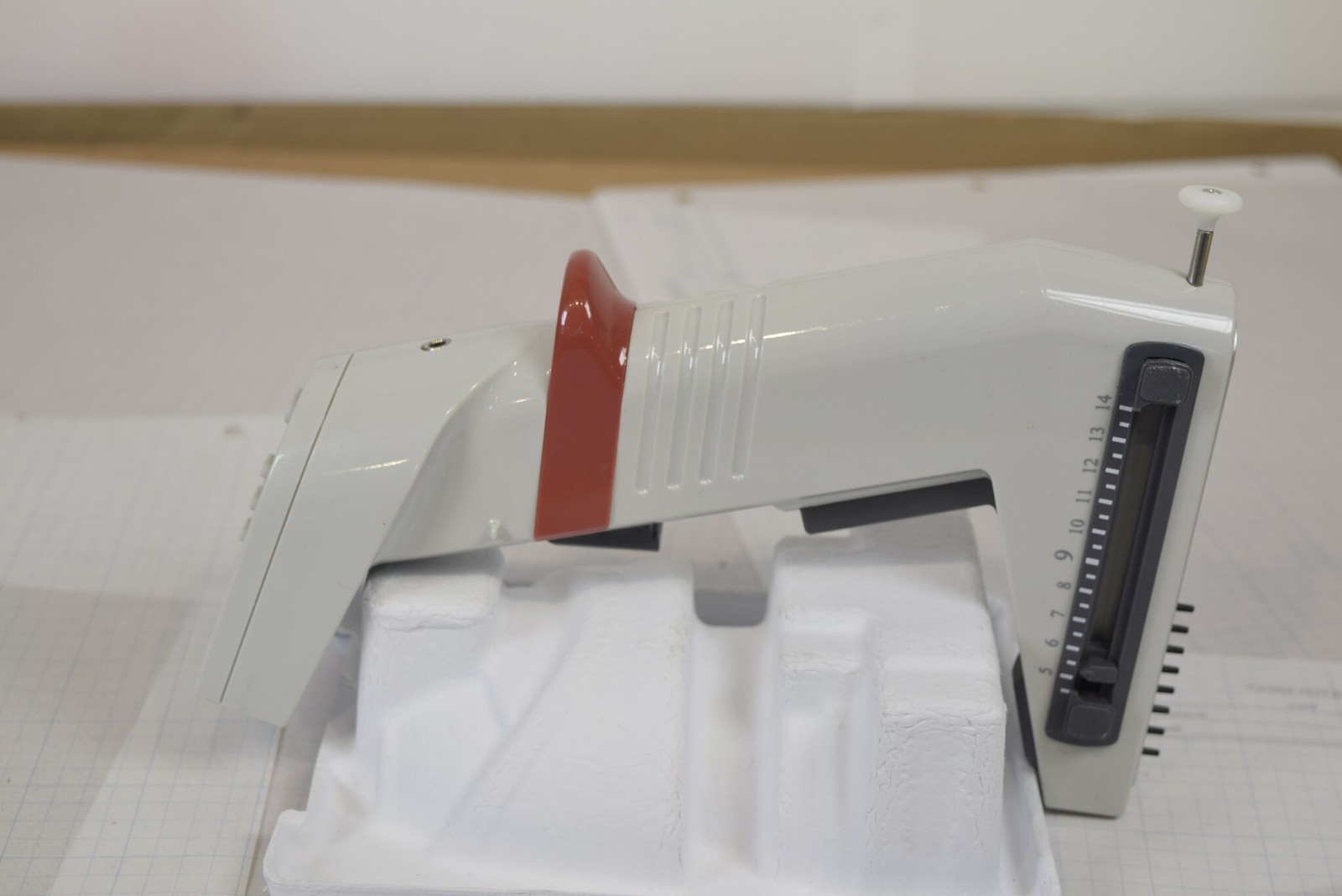 Matrix 8-Channel 0.5-12.5uL Adjustable Spacing Electronic Pipette + Charger