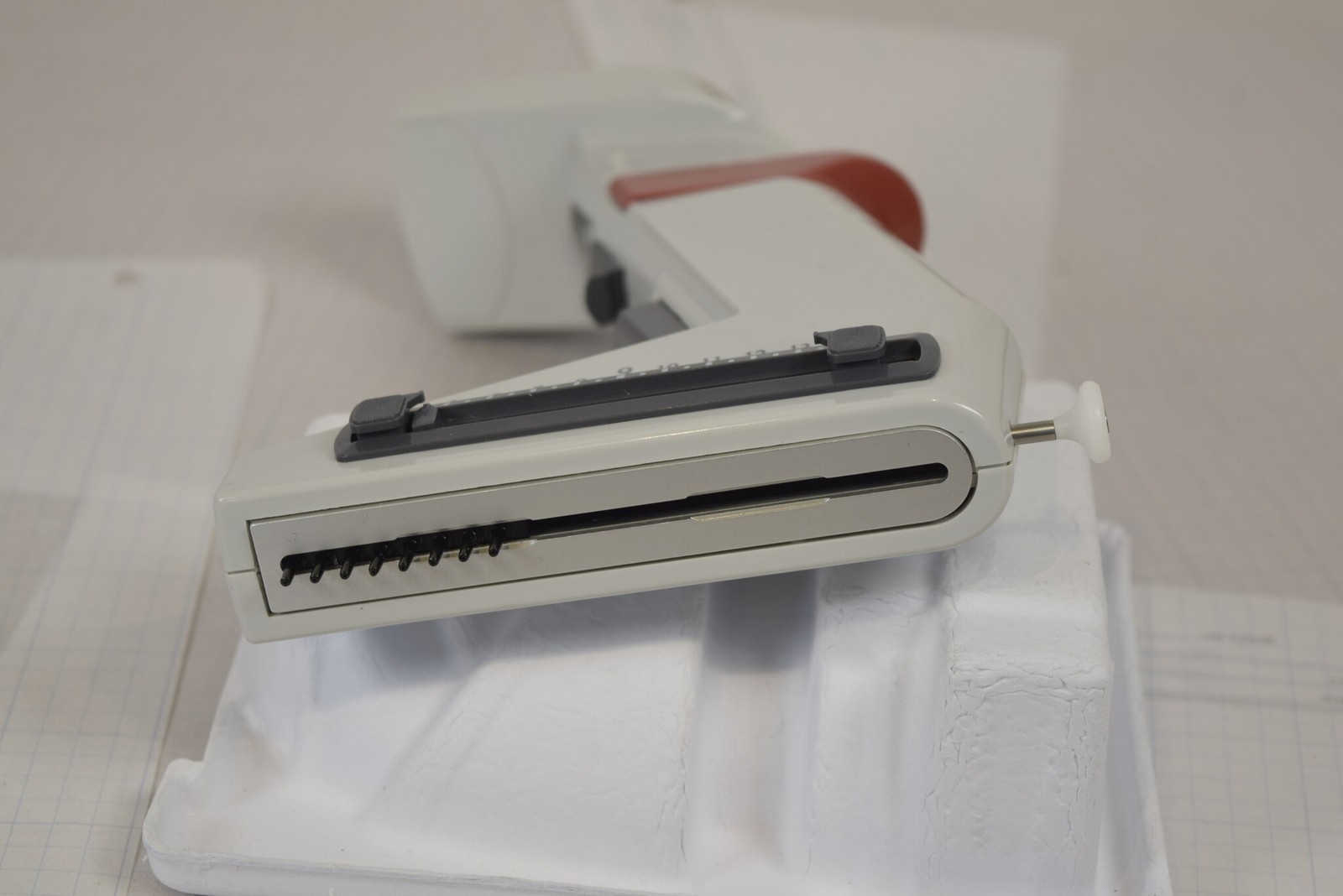 Matrix 8-Channel 0.5-12.5uL Adjustable Spacing Electronic Pipette + Charger