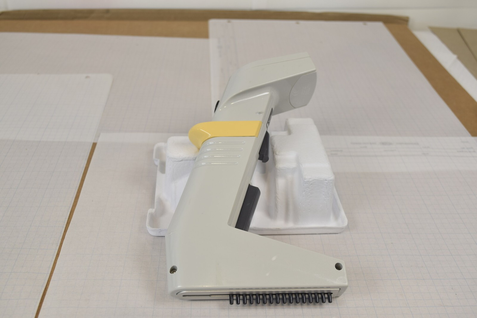 Thermo Matrix 16-Channel 125uL Electronic Pipette - Slight Grind, For Parts
