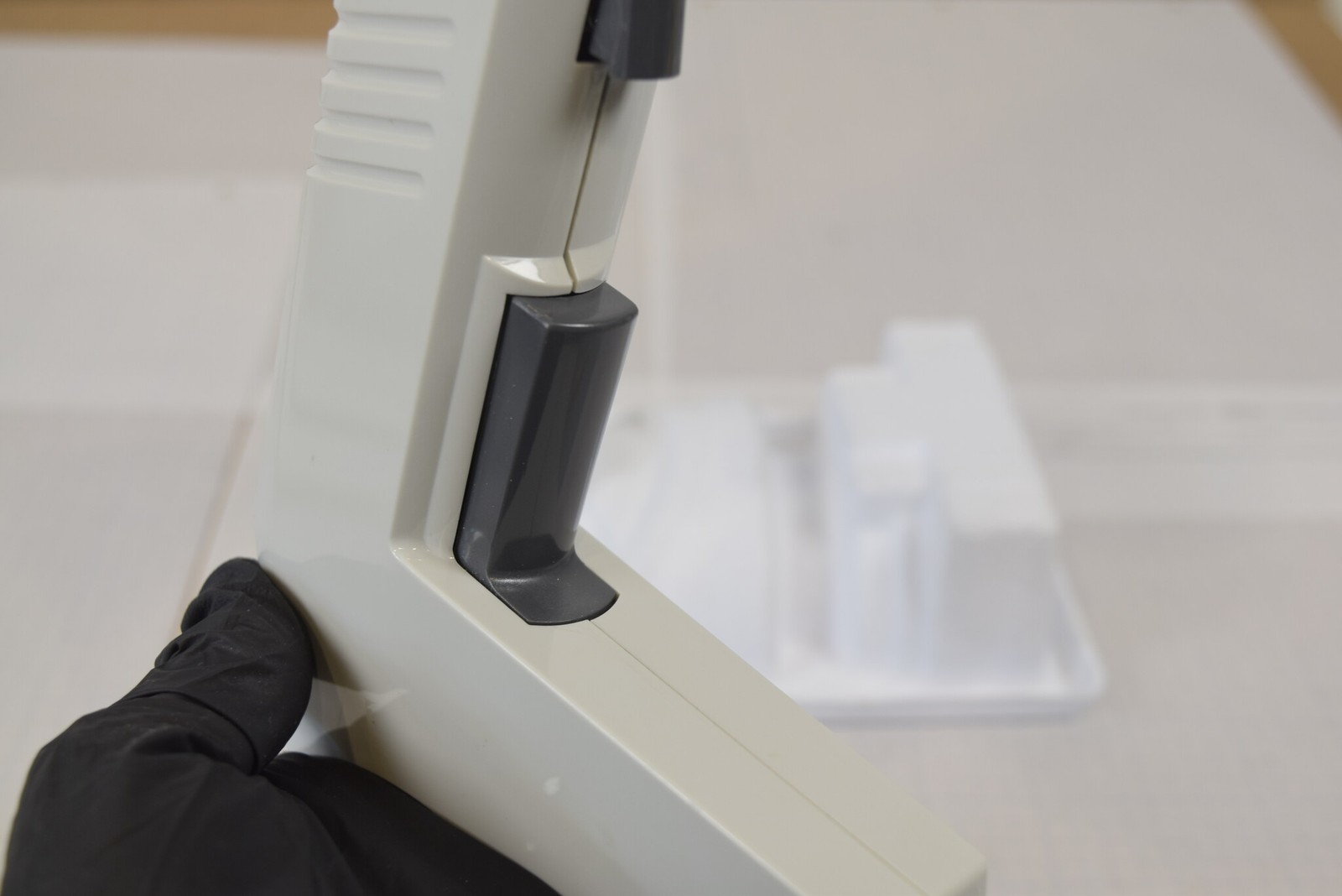 Thermo Matrix 16-Channel 125uL Electronic Pipette - Slight Grind, For Parts